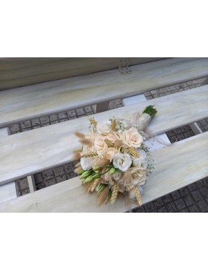 Ανθοδέσμη με τριαντάφυλλα και στάχι