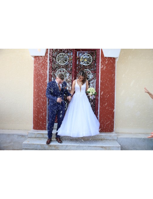 Φωτογραφίες και βίντεο για το μυστήριο.