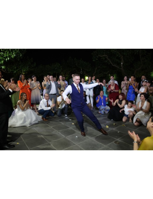 Φωτογραφίες και βίντεο για το μυστήριο.